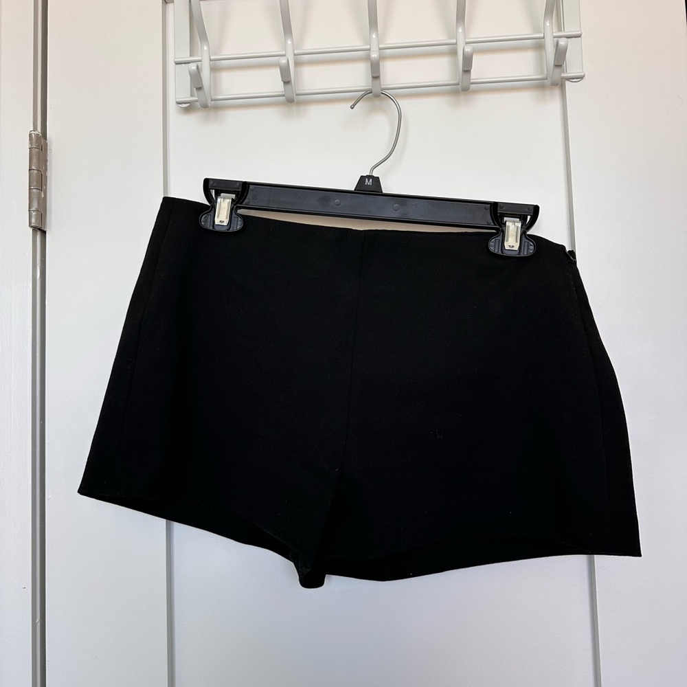 Abercrombie & Fitch Black Mid rise Tailored Women's Shorts